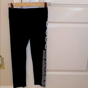 Bebe capri leggings